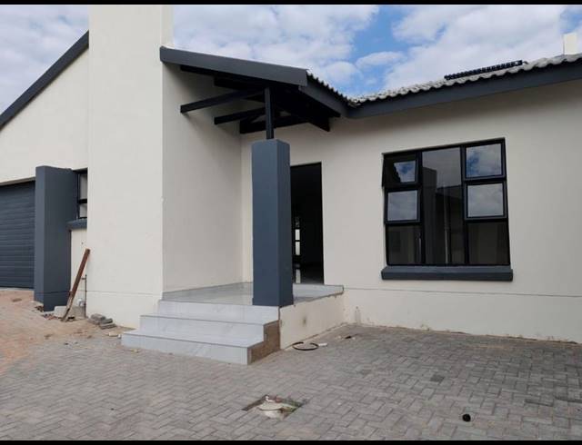 3 BEDROOM TOWNHOUSE FOR SALE IN CELTIC MEADOWS